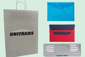 Stampa UV o pressofusione Shopper TNT e cotone/carta - zaini, borse,buste PVC, porta documenti auto e porta targhe auto